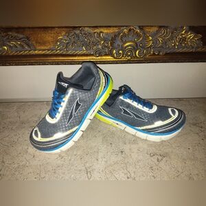 Altra Torin 2.0 Gray and Green Athletic Shoes